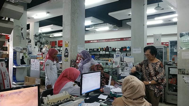 Toko Lintang: Tempat Belanja Favorit Warga Cilacap